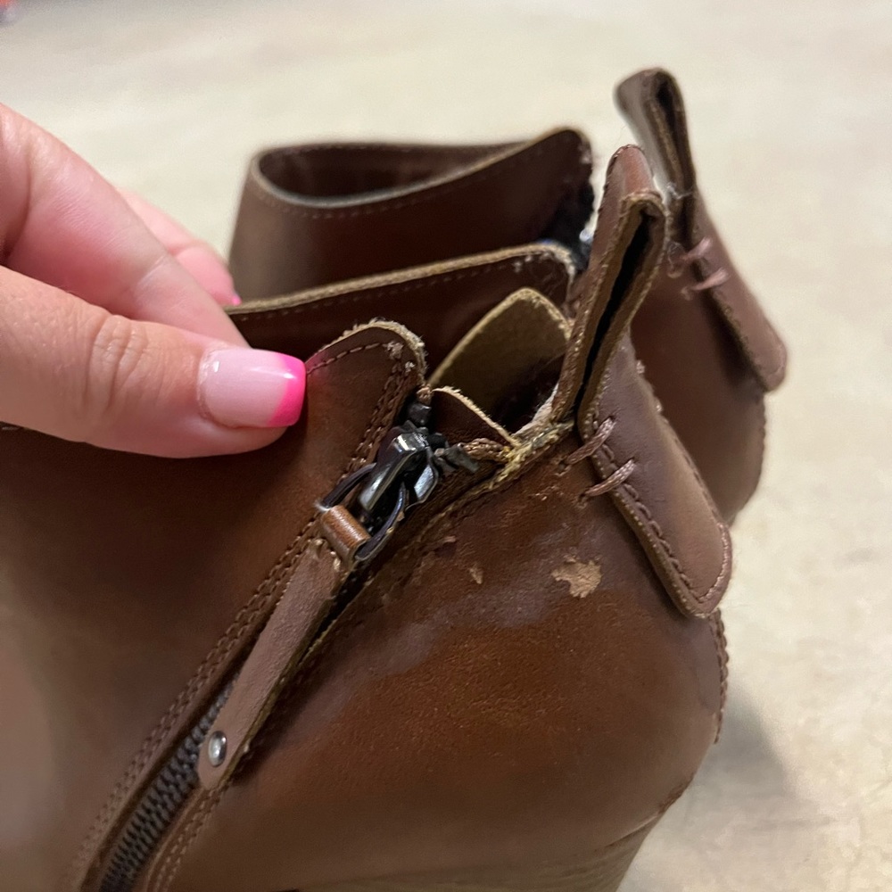 Brown booties - Picture 2 of 4